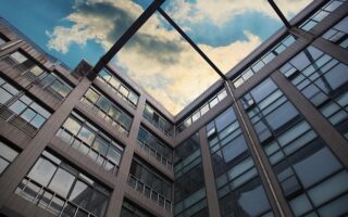 Fremtidens klasseværelse: Hvordan teknologi forvandler undervisningen